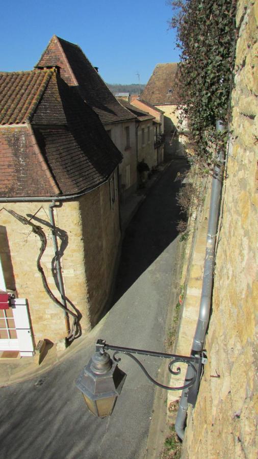 Aux Portes De L'Abbaye Saint-Cyprien  Exterior foto